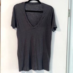 MONROW Linen V-neck T-shirt in Granite size Small